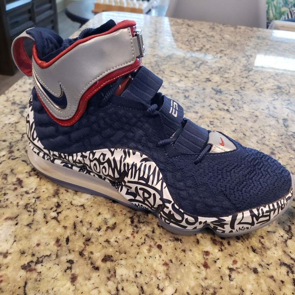 Nike lebron 17 Graffiti Remix